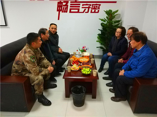 校领导走访新生军训承训部队1.JPG