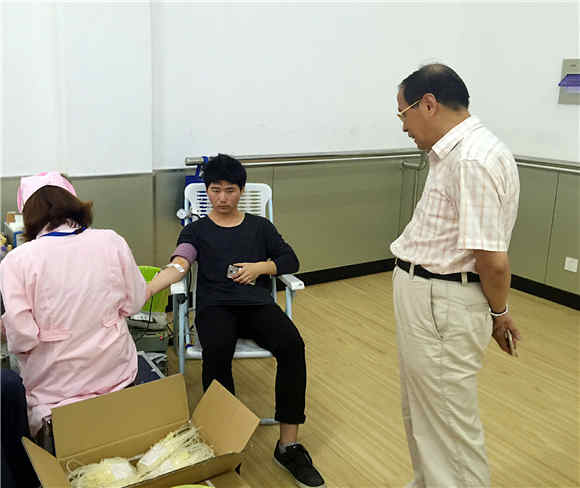 暖心慰问_副本.jpg