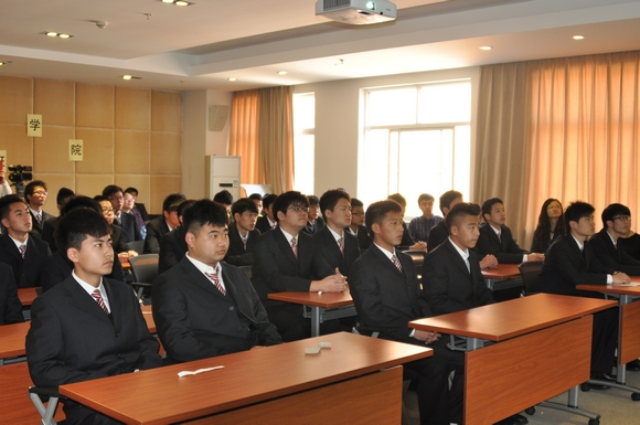11.“易起学”主题班会决赛现场.JPG