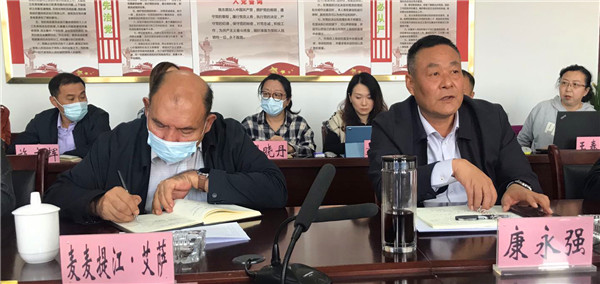 喀职校领导.jpg