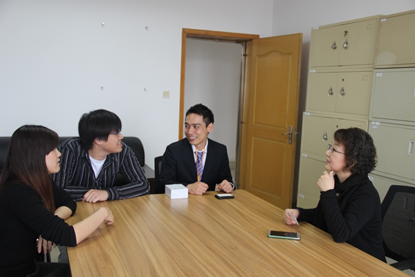 沟部学园渕上裕賢老师来best365交流访问1.jpg