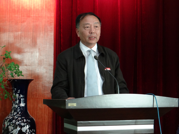3.2014届新疆民族学生毕业典礼教师代表发言.JPG