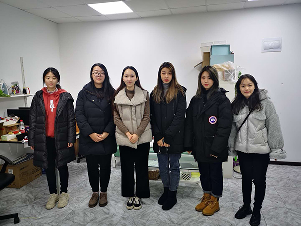 12月26日与学姐合照加上老师.jpg