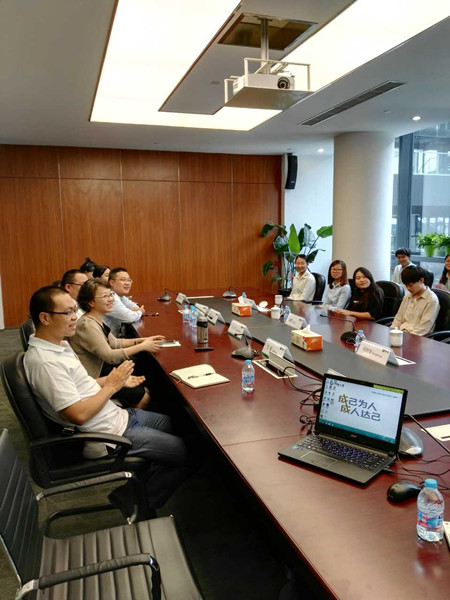 校企老师与在中国人寿电子商务实习的学生座谈-_副本.jpg